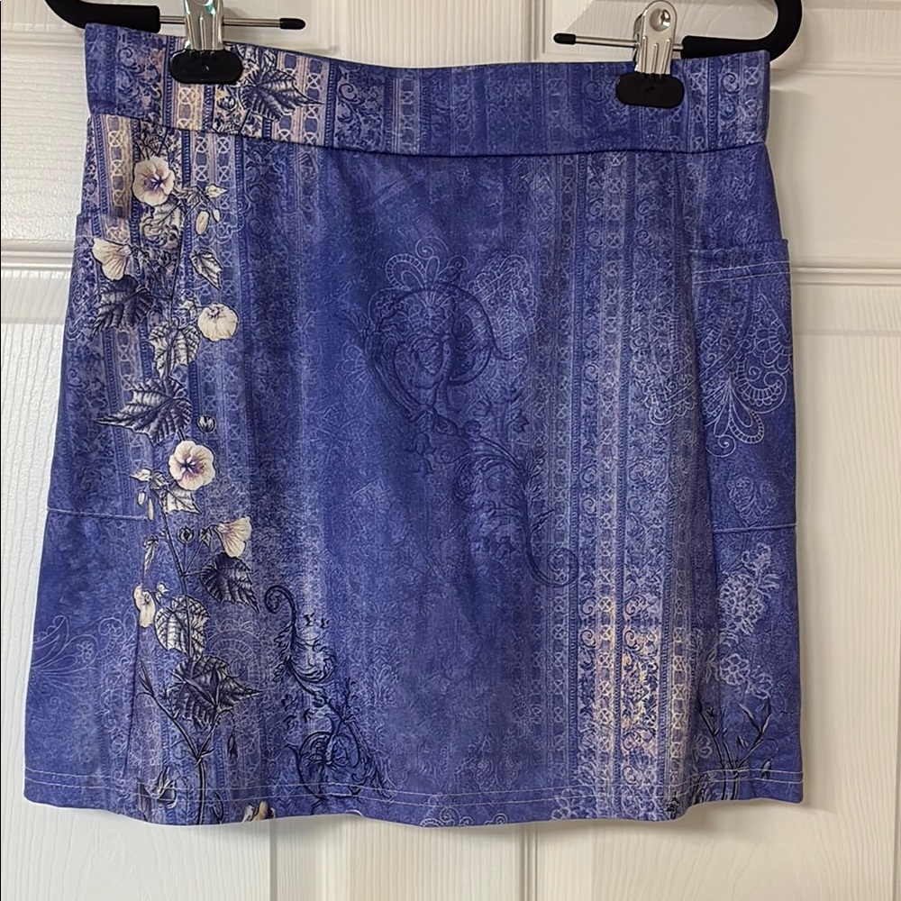 Blue / Purple Athletic Skorts w Floral Detail Pattern; Golf, Tennis Skort; NWOT